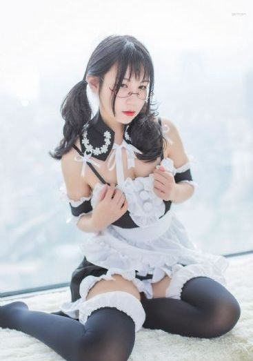 女大学生的沙龙室2