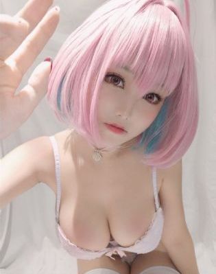 从天而降的女孩子从二楼掉下来了